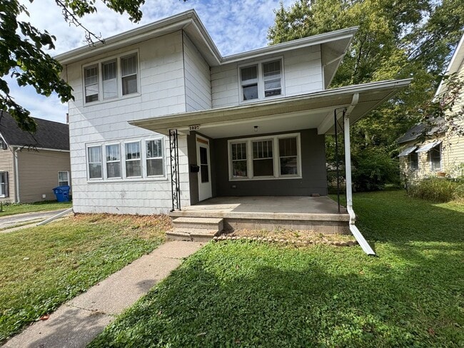 property at 1037 29th St
