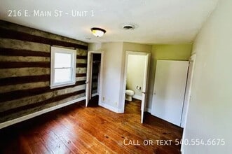 216 E Main St in Fincastle, VA - Building Photo - Building Photo