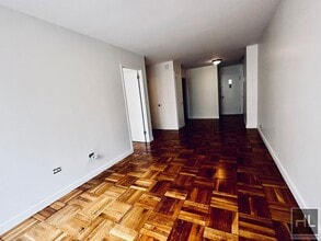 Fourth Avenue, Unit 14L in New York, NY - Foto de edificio - Building Photo