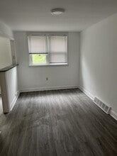 240 W 21st St in Chester, PA - Building Photo - Building Photo