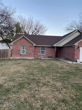 205 S Hitt St in Boyd, TX - Building Photo - Building Photo