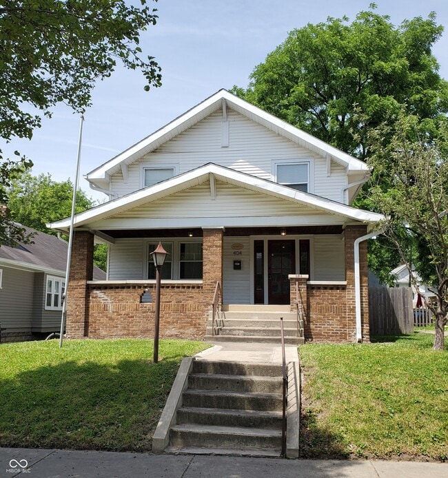 property at 404 N Riley Ave