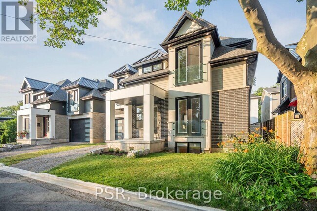 8 Paxton Ave in St Catharines, ON - Building Photo - Building Photo