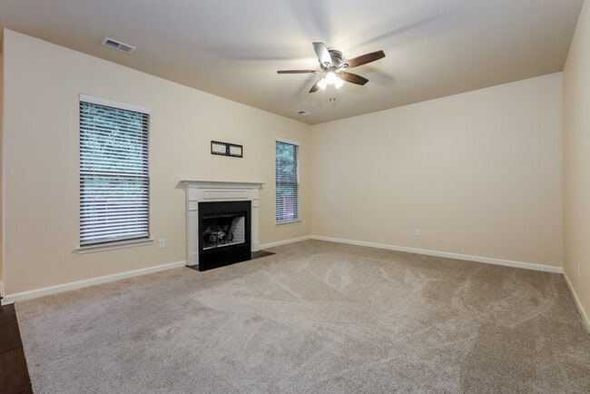 4235 Sir Dixon Dr in Fairburn, GA - Building Photo - Building Photo