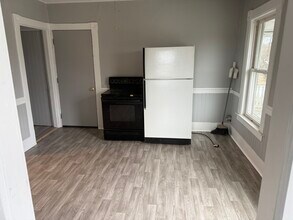 56 Long St, Unit 2 in Barre, VT - Building Photo - Building Photo