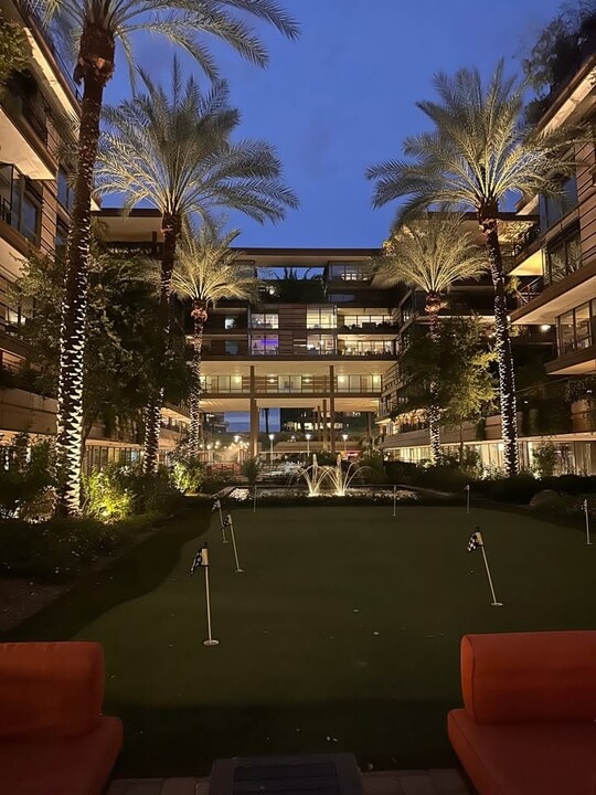 7137 E Rancho Vista Dr, Unit 4001 in Scottsdale, AZ - Foto de edificio