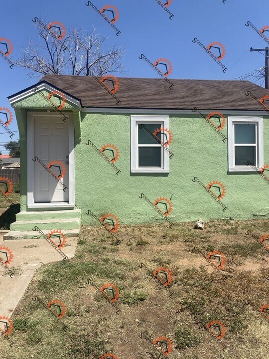 414 West St in Clovis, NM - Building Photo
