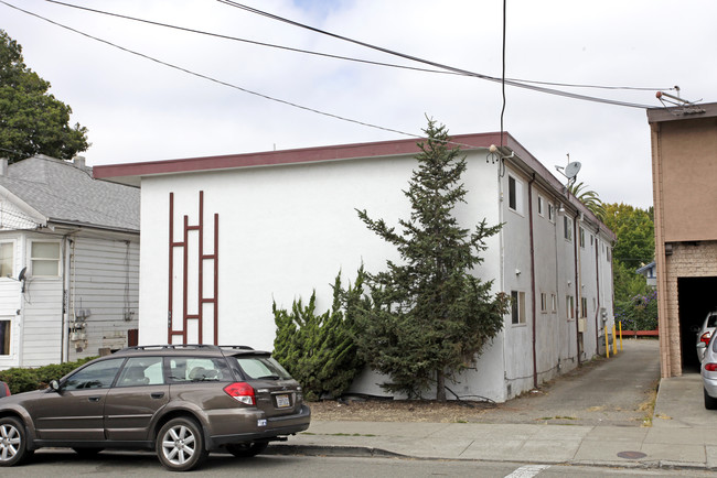 3701 Fruitvale Ave in Oakland, CA - Building Photo - Building Photo