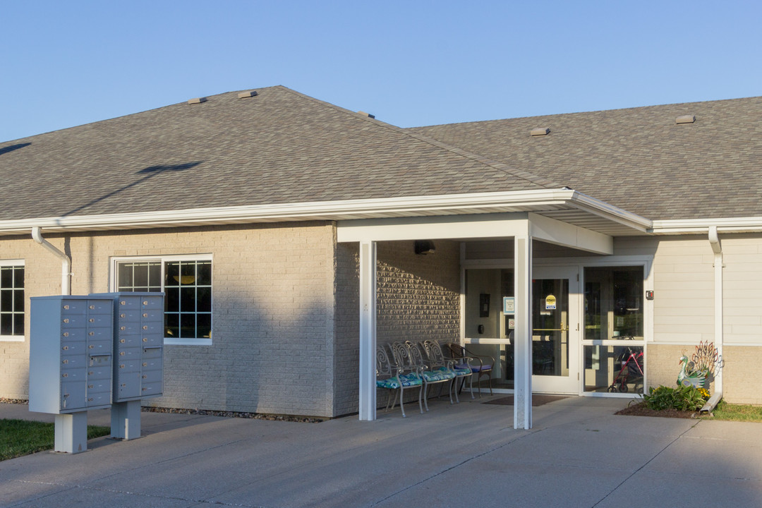 Van Fossen Square in Adel, IA - Building Photo