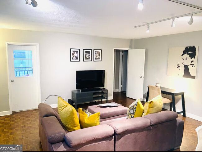 property at 300 W Peachtree St NW