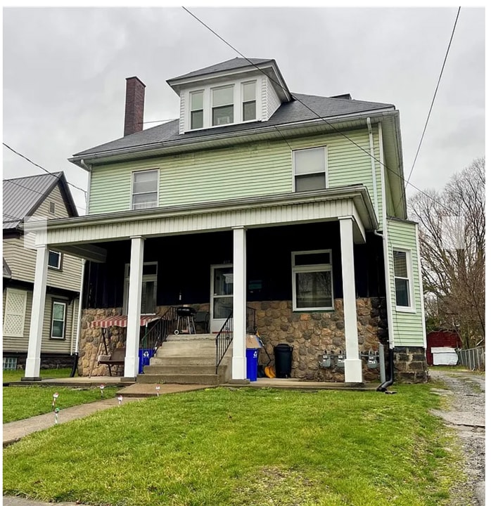 407 Park Ave, Unit 3 in New Castle, PA - Building Photo