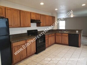 4439 N Tempest Way in Meridian, ID - Building Photo - Building Photo