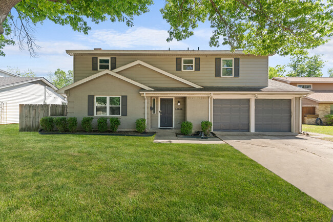 property at 13036 Glenside Dr