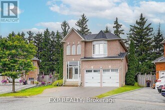 12 Tormina Ct in Markham, ON - Building Photo - Building Photo