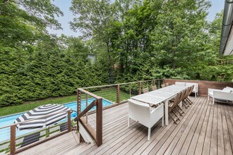 21 Hillside Dr W in Sag Harbor, NY - Building Photo - Building Photo