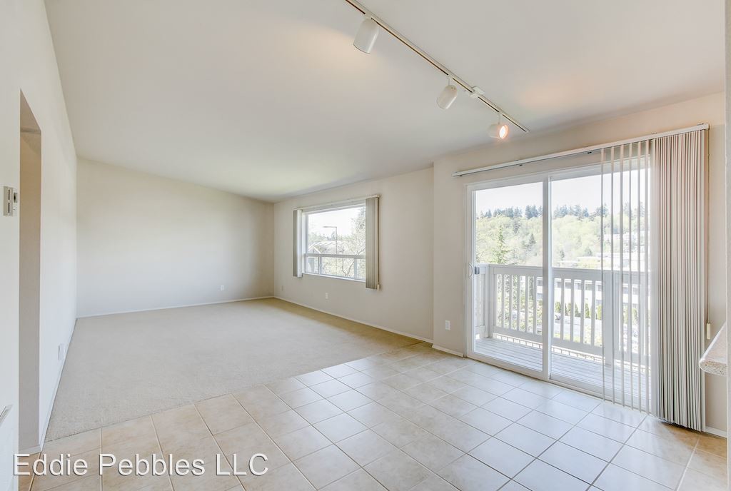 3015 81st Pl SE in Mercer Island, WA - Building Photo