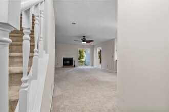 241 Friarsgate Blvd in Irmo, SC - Foto de edificio - Building Photo