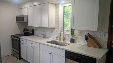 3943 Boulevard Dr in Pittsburgh, PA - Building Photo - Building Photo