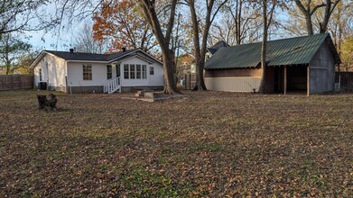 308 N McKinnon Ave in Gentry, AR - Building Photo - Building Photo