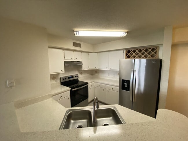 824 Camargo Way