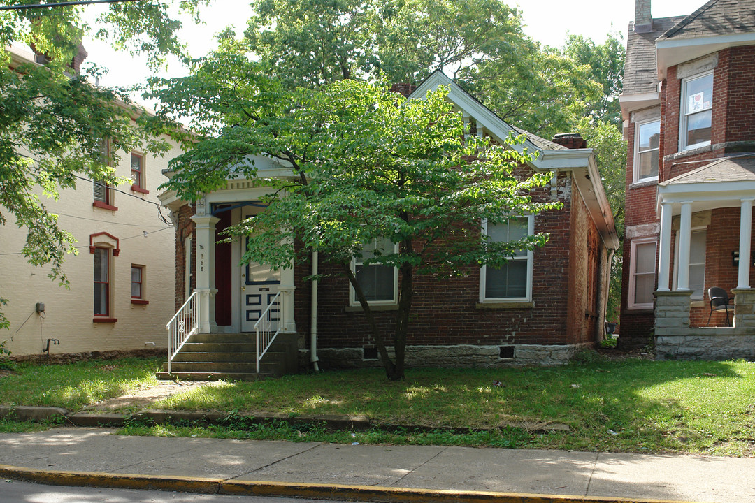 386 S Upper St in Lexington, KY - Building Photo