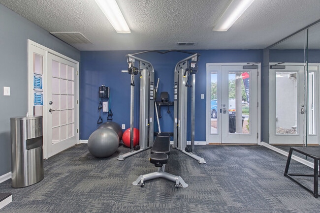 Hollis 7601 in Charlotte, NC - Building Photo - Building Photo