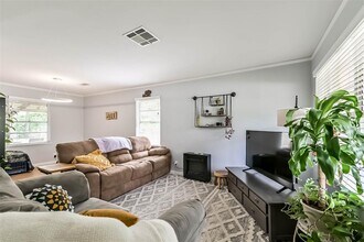 10414 Woodwind Dr in Houston, TX - Building Photo - Building Photo