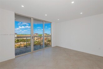 8855 Collins Ave in Surfside, FL - Building Photo - Building Photo