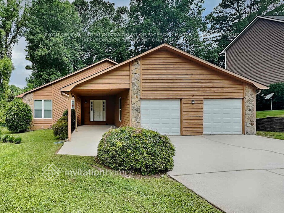 10850 Spotted Pony Trail in Alpharetta, GA - Foto de edificio