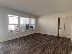 227 Calle Miramar, Unit 4 in Redondo Beach, CA - Building Photo - Building Photo