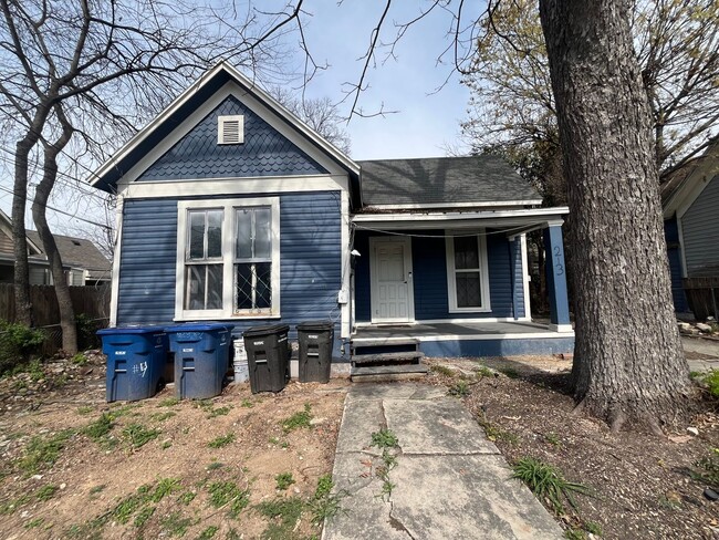 213 Cadwallader St in San Antonio, TX - Building Photo - Building Photo