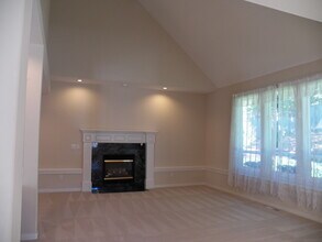 23035 Bland Cir in West Linn, OR - Building Photo - Building Photo