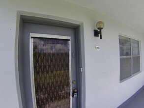 241 Piedmont F in Delray Beach, FL - Building Photo - Building Photo