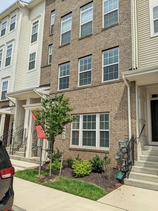 5933 Krantz Dr in Frederick, MD - Building Photo