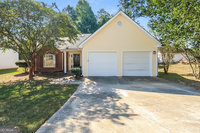 6695 Emerald Pointe Cir