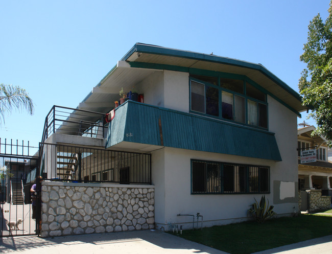 6131 Rugby Ave in Huntington Park, CA - Foto de edificio - Building Photo