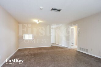 3433 Harbor Lake Dr in Largo, FL - Building Photo - Building Photo