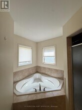 181 Norland Cir in Oshawa, ON - Building Photo - Building Photo