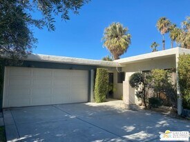 587 N Saturmino Dr in Palm Springs, CA - Building Photo