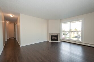 Sunset Villa in Edmonton, AB - Building Photo - Building Photo