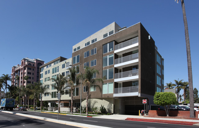 Park At Six in San Diego, CA - Foto de edificio - Building Photo