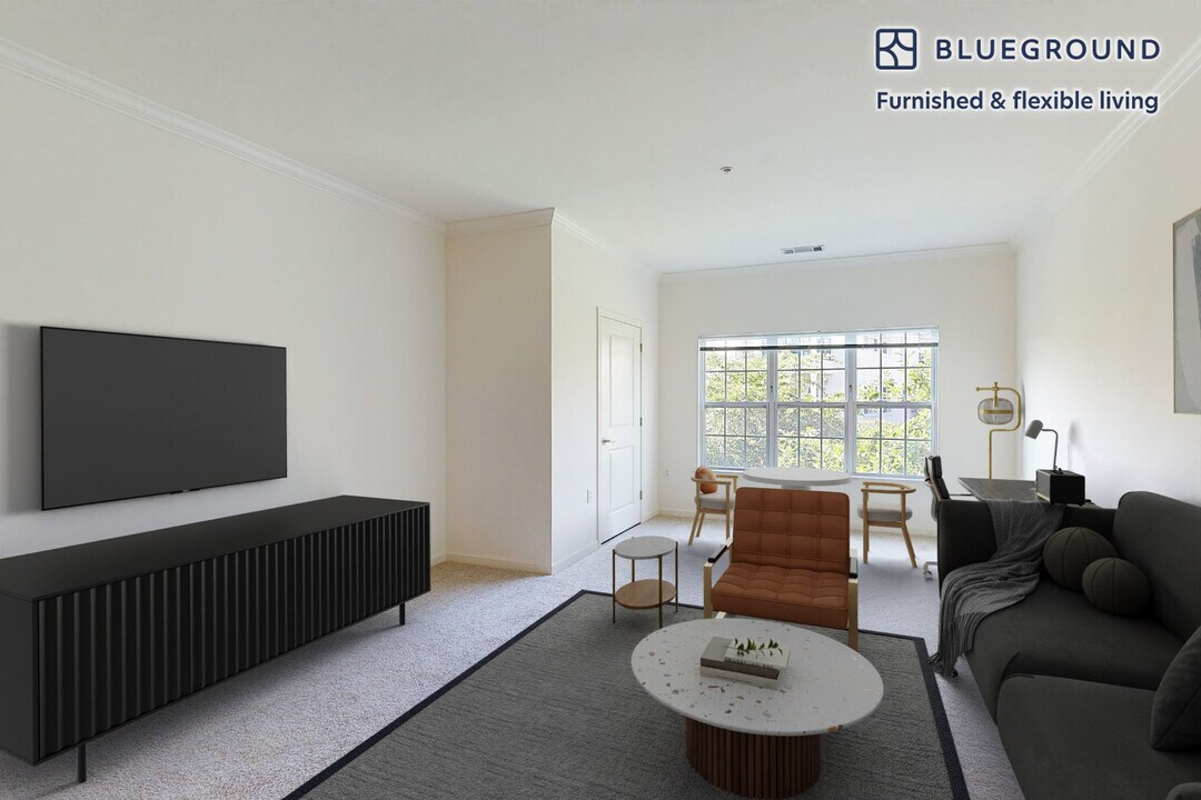 80 N Central Ave in Hempstead, NY - Foto de edificio