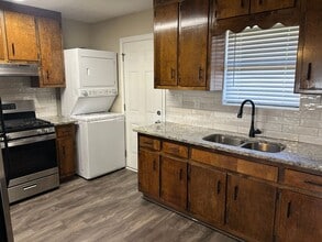 1045 Vineyard Rd in Griffin, GA - Building Photo - Building Photo