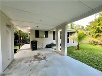 1729 Coronado Rd in Ft. Myers, FL - Foto de edificio - Building Photo