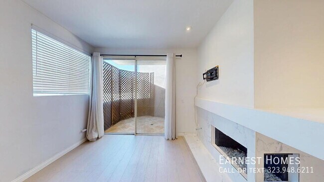 4557 Haskell Ave in Los Angeles, CA - Building Photo - Building Photo