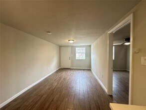 605 E Hunnicutt St in Baytown, TX - Building Photo - Building Photo