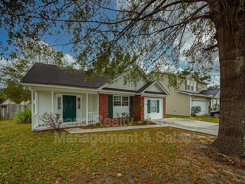 5161 Eastway St in North Charleston, SC - Building Photo