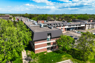 Woodbury Villa in Woodbury, MN - Building Photo - Building Photo