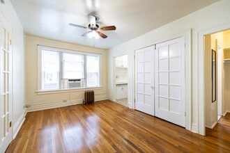 Toronto Parcade Apartments in St. Louis, MO - Building Photo - Interior Photo