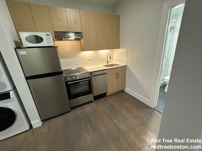 270 Newbury St in Boston, MA - Building Photo - Building Photo